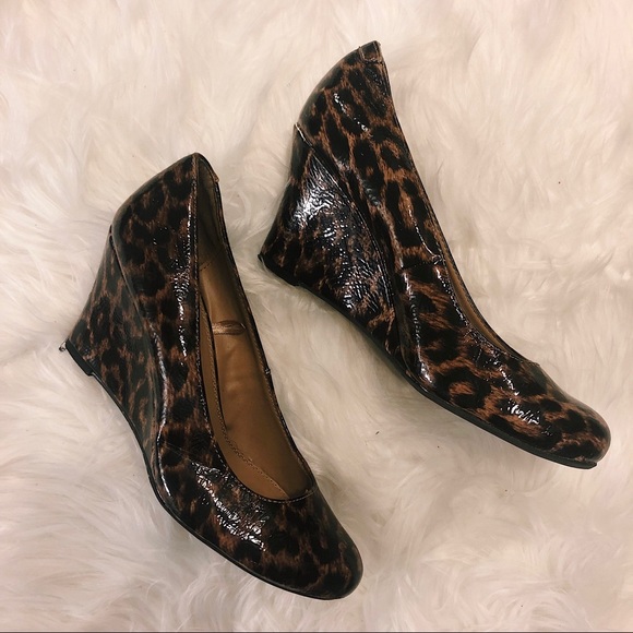 Shiny NY&Co Leopard Print Wedges! - Picture 3 of 4